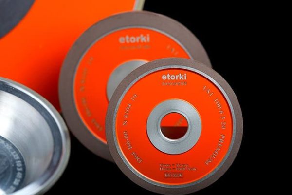 Abrasivos 3M; SIAPI; ETORKI SELECT; ETORKI DIAMOND Abrasivos 3M; SIAPI; ETORKI SELECT; ETORKI DIAMOND